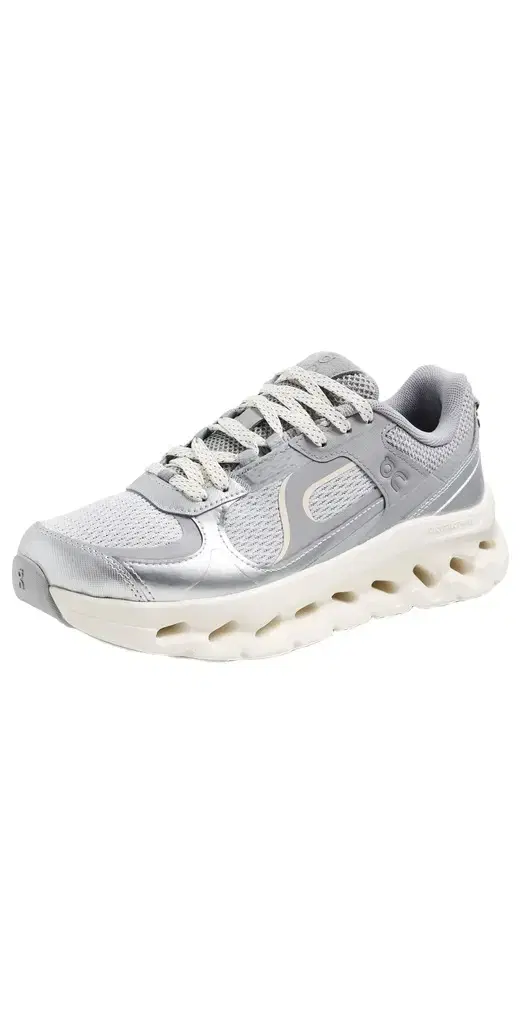 ON Cloudtilt Arc Sneakers