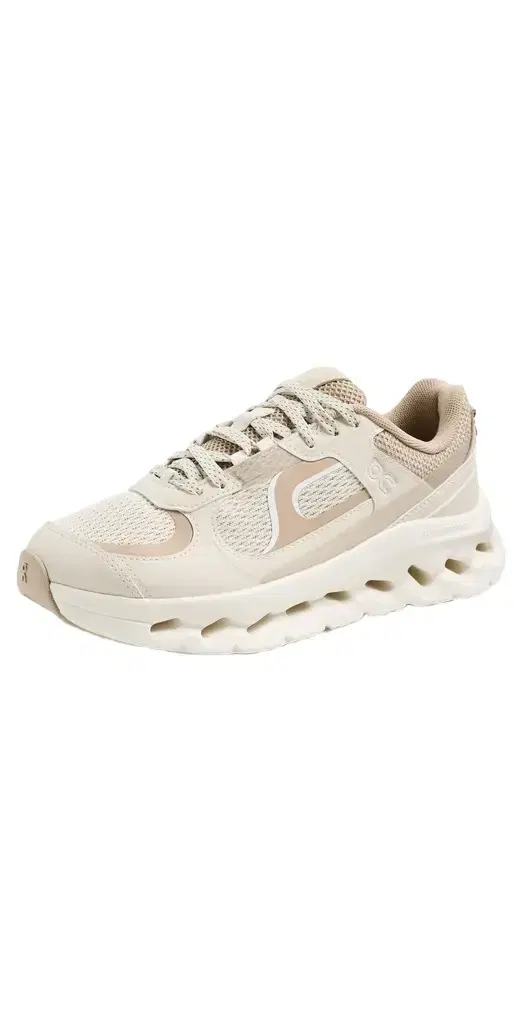 ON Cloudtilt Arc Sneakers