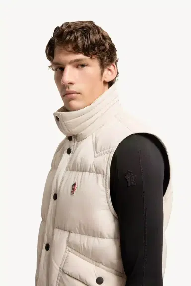 Moncler Grenoble Evans Down Vest | Thumbnail 4