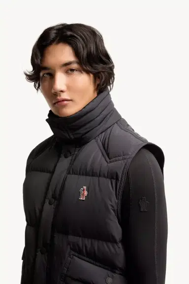 Moncler Grenoble Evans Down Vest | Thumbnail 4