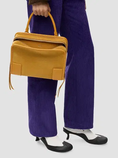 Loewe Women's Amazona 180 Medium Crossbody Bag | Thumbnail 2