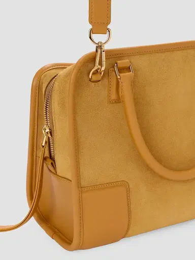 Loewe Women's Amazona 180 Medium Crossbody Bag | Thumbnail 6