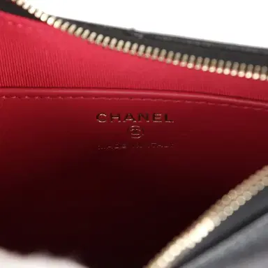 Chanel Chanel 19 Hobo Chain Clutch Bag Black Calfskin Mixed Metal Hardware | Thumbnail 10 Chanel Chanel 19 Hobo Chain Clutch Bag Black Calfskin Mixed Metal Hardware | Thumbnail 10