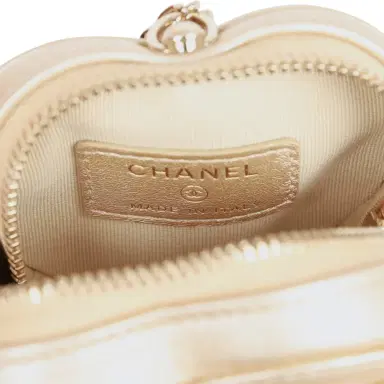 Chanel Chanel CC In Love Heart Necklace Bag Gold Lambskin Light Gold Hardware | Thumbnail 8 Chanel Chanel CC In Love Heart Necklace Bag Gold Lambskin Light Gold Hardware | Thumbnail 8