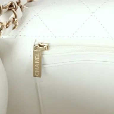 Chanel Chanel XXL Flap Bag White Shiny Caviar Light Gold Hardware | Thumbnail 10 Chanel Chanel XXL Flap Bag White Shiny Caviar Light Gold Hardware | Thumbnail 10