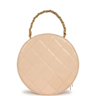 Chanel Vintage Chanel Round Vanity Bag Beige and Black Patent Leather Antique Gold Hardware | Thumbnail 6 Chanel Vintage Chanel Round Vanity Bag Beige and Black Patent Leather Antique Gold Hardware | Thumbnail 6