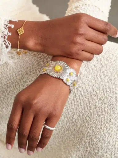 Buccellati Blossoms Daisy Sterling Silver And Gold Vermeil, Agatha And Diamond Cuff | Thumbnail 4 Buccellati Blossoms Daisy Sterling Silver And Gold Vermeil, Agatha And Diamond Cuff | Thumbnail 4