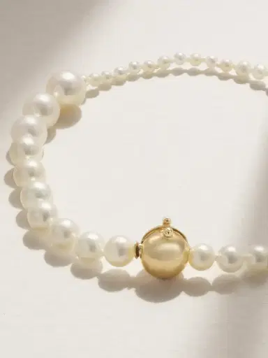 Sophie Bille Brahe Petite Peggy 14-karat Gold Pearl Bracelet | Thumbnail 3 Sophie Bille Brahe Petite Peggy 14-karat Gold Pearl Bracelet | Thumbnail 3