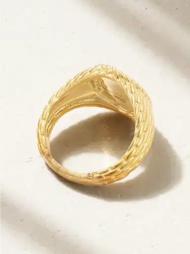 Yvonne Léon Chevaliere Ovale Cannage 9-karat Gold Diamond Signet Ring | Thumbnail 3 Yvonne Léon Chevaliere Ovale Cannage 9-karat Gold Diamond Signet Ring | Thumbnail 3