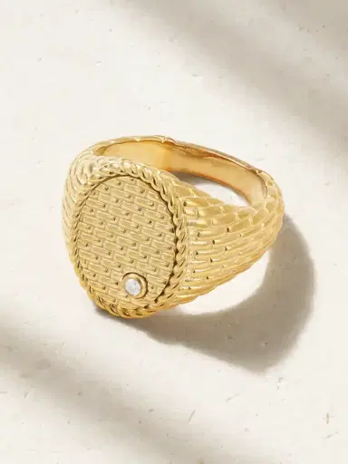 Yvonne Léon Chevaliere Ovale Cannage 9-karat Gold Diamond Signet Ring | Thumbnail 1 Yvonne Léon Chevaliere Ovale Cannage 9-karat Gold Diamond Signet Ring | Thumbnail 1