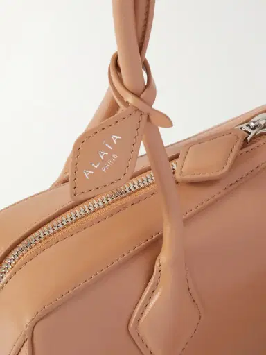 Alaïa Le Teckel Leather Shoulder Bag | Thumbnail 4 Alaïa Le Teckel Leather Shoulder Bag | Thumbnail 4