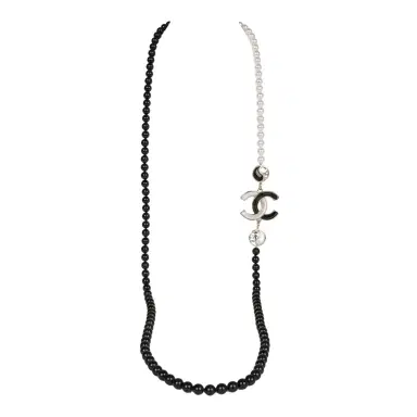 Chanel Chanel Black and White CC Logo Faux Pearl Glass Beads Long Necklace | Thumbnail 2 Chanel Chanel Black and White CC Logo Faux Pearl Glass Beads Long Necklace | Thumbnail 2
