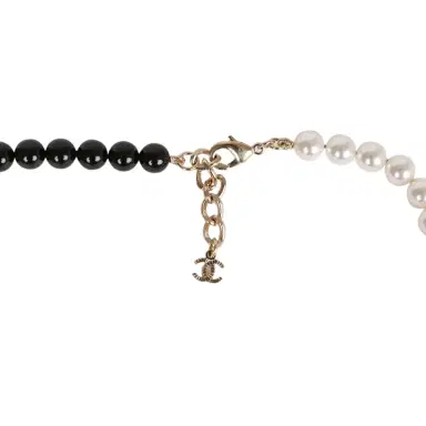 Chanel Chanel Black and White CC Logo Faux Pearl Glass Beads Long Necklace | Thumbnail 5 Chanel Chanel Black and White CC Logo Faux Pearl Glass Beads Long Necklace | Thumbnail 5