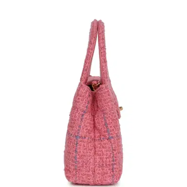 Chanel Chanel Small Kelly Shopper Pink Tweed Brushed Gold Hardware | Thumbnail 3 Chanel Chanel Small Kelly Shopper Pink Tweed Brushed Gold Hardware | Thumbnail 3
