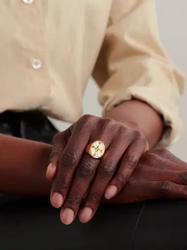Foundrae Internal Compass 1-karat Gold And Enamel Signet Ring | Thumbnail 2 Foundrae Internal Compass 1-karat Gold And Enamel Signet Ring | Thumbnail 2