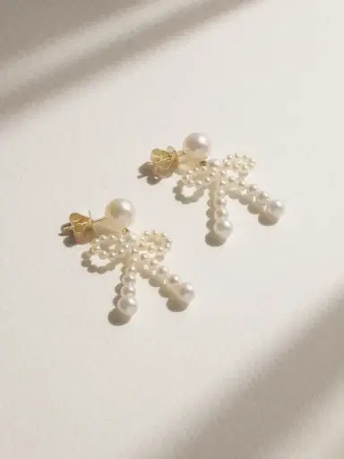 Sophie Bille Brahe Bow 14-karat Recycled Gold Pearl Earrings | Thumbnail 1 Sophie Bille Brahe Bow 14-karat Recycled Gold Pearl Earrings | Thumbnail 1