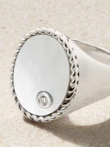 Yvonne Léon Chevalière Ovale 9-karat White Gold, Mother-of-pearl And Diamond Signet Ring | Thumbnail 4 Yvonne Léon Chevalière Ovale 9-karat White Gold, Mother-of-pearl And Diamond Signet Ring | Thumbnail 4