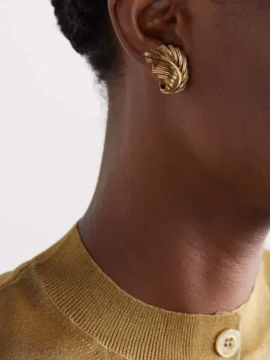 Stephanie Windsor + Van Cleef & Arpels Vintage 1970s 18-karat Gold Clip Earrings | Thumbnail 2 Stephanie Windsor + Van Cleef & Arpels Vintage 1970s 18-karat Gold Clip Earrings | Thumbnail 2