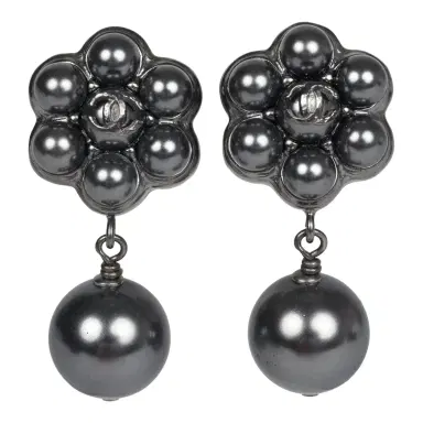 Chanel Chanel Flower Pearl Cluster Dangle Earrings Dark Grey Ruthenium Hardware | Thumbnail 1 Chanel Chanel Flower Pearl Cluster Dangle Earrings Dark Grey Ruthenium Hardware | Thumbnail 1