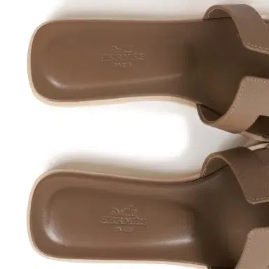 HERMÈS Hermes Oran Sandals Etoupe Epsom 35 | Thumbnail 8 HERMÈS Hermes Oran Sandals Etoupe Epsom 35 | Thumbnail 8