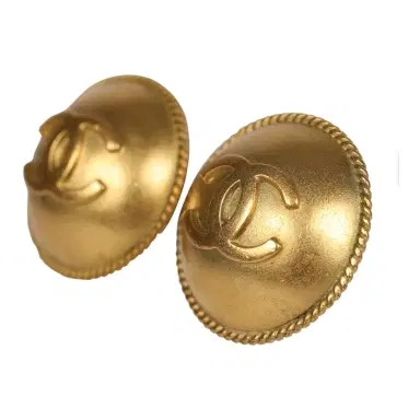 Chanel Vintage Chanel CC Round Button Clip On Earrings Gold Metal | Thumbnail 3 Chanel Vintage Chanel CC Round Button Clip On Earrings Gold Metal | Thumbnail 3