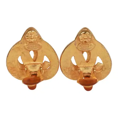 Chanel Vintage Chanel Gold CC Heart Earrings | Thumbnail 5 Chanel Vintage Chanel Gold CC Heart Earrings | Thumbnail 5