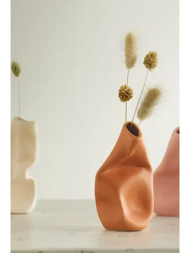 Completedworks + Ekaterina Bazhenova Yamasaki Yesterday Is History Ceramic Vase | Thumbnail 2 Completedworks + Ekaterina Bazhenova Yamasaki Yesterday Is History Ceramic Vase | Thumbnail 2
