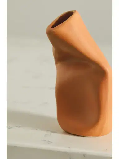 Completedworks + Ekaterina Bazhenova Yamasaki Yesterday Is History Ceramic Vase | Thumbnail 4 Completedworks + Ekaterina Bazhenova Yamasaki Yesterday Is History Ceramic Vase | Thumbnail 4
