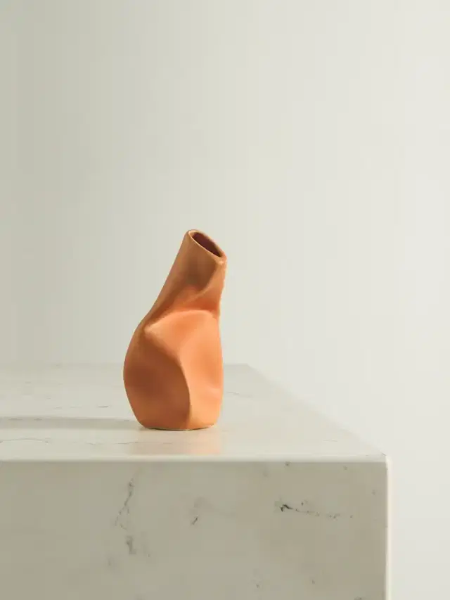 + Ekaterina Bazhenova Yamasaki Yesterday Is History Ceramic Vase + Ekaterina Bazhenova Yamasaki Yesterday Is History Ceramic Vase