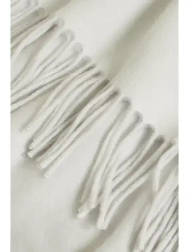 Brunello Cucinelli Fringed Cashmere Travel Blanket | Thumbnail 3 Brunello Cucinelli Fringed Cashmere Travel Blanket | Thumbnail 3