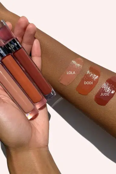 RÓEN Kiss My Liquid Lip Balm - Lola | Thumbnail 4 RÓEN Kiss My Liquid Lip Balm - Lola | Thumbnail 4