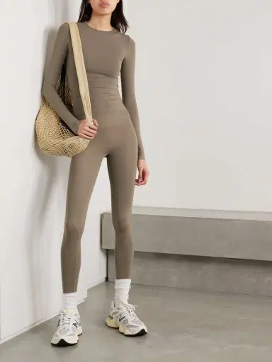 Skims Soft Smoothing Seamless Long Sleeve T-shirt - Truffle | Thumbnail 2 Skims Soft Smoothing Seamless Long Sleeve T-shirt - Truffle | Thumbnail 2