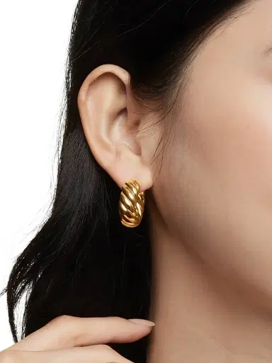 David Yurman Women's Sculpted Cable Hoop Earrings In 18K Yellow Gold - Gold | Thumbnail 2 David Yurman Women's Sculpted Cable Hoop Earrings In 18K Yellow Gold - Gold | Thumbnail 2