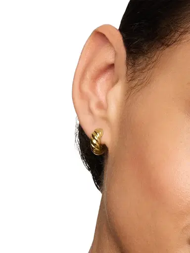David Yurman Women's Sculpted Cable Hoop Earrings in 18K Yellow Gold, 14.4MM - Gold | Thumbnail 2 David Yurman Women's Sculpted Cable Hoop Earrings in 18K Yellow Gold, 14.4MM - Gold | Thumbnail 2