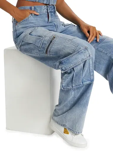 ALICE + OLIVIA Women's Cay Baggy Denim Cargo Pants - Brea Blue | Thumbnail 6 ALICE + OLIVIA Women's Cay Baggy Denim Cargo Pants - Brea Blue | Thumbnail 6