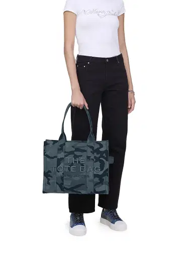 Marc Jacobs Women's The Camo Jacquard Large Tote Bag - Blue Camo | Thumbnail 3 Marc Jacobs Women's The Camo Jacquard Large Tote Bag - Blue Camo | Thumbnail 3