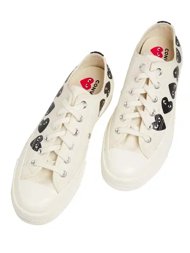 Comme des Garçons PLAY CdG PLAY x Converse Women's Chuck Taylor All Star Heart Low-Top Sneakers - White - Size 11 | Thumbnail 4 Comme des Garçons PLAY CdG PLAY x Converse Women's Chuck Taylor All Star Heart Low-Top Sneakers - White - Size 11 | Thumbnail 4