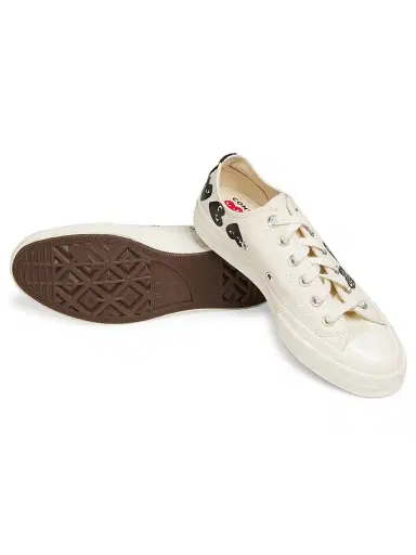 Comme des Garçons PLAY CdG PLAY x Converse Women's Chuck Taylor All Star Heart Low-Top Sneakers - White - Size 11 | Thumbnail 5 Comme des Garçons PLAY CdG PLAY x Converse Women's Chuck Taylor All Star Heart Low-Top Sneakers - White - Size 11 | Thumbnail 5