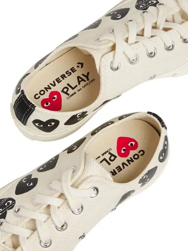 Comme des Garçons PLAY CdG PLAY x Converse Women's Chuck Taylor All Star Heart Low-Top Sneakers - White - Size 11 | Thumbnail 6 Comme des Garçons PLAY CdG PLAY x Converse Women's Chuck Taylor All Star Heart Low-Top Sneakers - White - Size 11 | Thumbnail 6