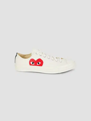 Comme des Garçons PLAY Unisex CdG PLAY x Converse Men's Chuck Taylor All Star One Heart Low-Top Sneakers - Beige | Thumbnail 6 Comme des Garçons PLAY Unisex CdG PLAY x Converse Men's Chuck Taylor All Star One Heart Low-Top Sneakers - Beige | Thumbnail 6