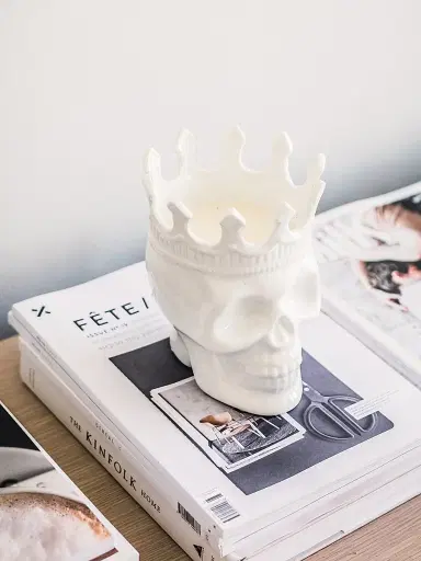 Thompson Ferrier Louise Skull Candle - Rose De Vents | Thumbnail 5 Thompson Ferrier Louise Skull Candle - Rose De Vents | Thumbnail 5
