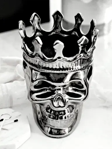 Thompson Ferrier Thé Aroma Silver Maximilien Skull Candle | Thumbnail 3 Thompson Ferrier Thé Aroma Silver Maximilien Skull Candle | Thumbnail 3