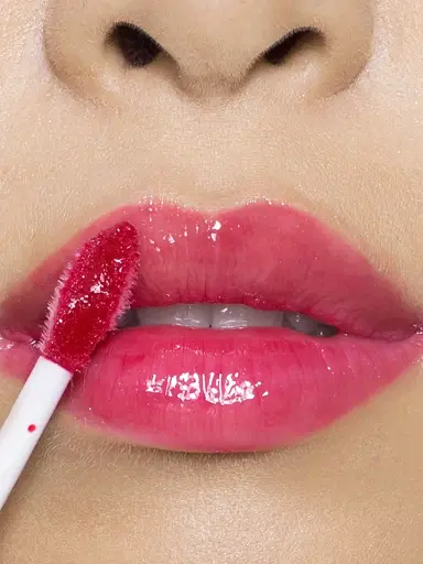 Clé de Peau Beauté Women's Radiant Lip Gloss - 8 Fire Ruby | Thumbnail 3 Clé de Peau Beauté Women's Radiant Lip Gloss - 8 Fire Ruby | Thumbnail 3