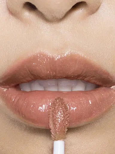 Clé de Peau Beauté Women's Radiant Lip Gloss - 8 Fire Ruby | Thumbnail 4 Clé de Peau Beauté Women's Radiant Lip Gloss - 8 Fire Ruby | Thumbnail 4