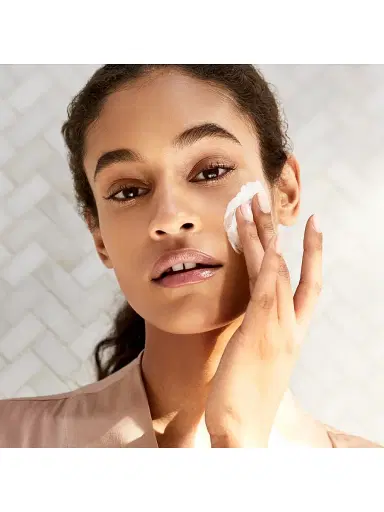 Clé de Peau Beauté Women's Softening Cleansing Foam | Thumbnail 3 Clé de Peau Beauté Women's Softening Cleansing Foam | Thumbnail 3