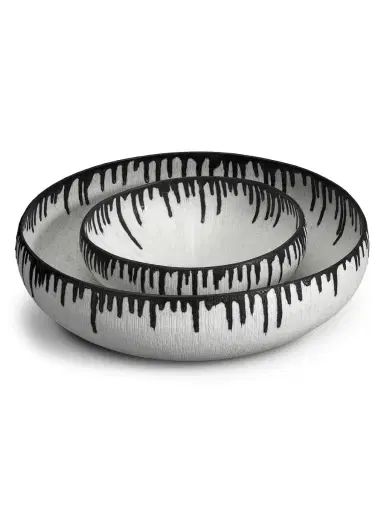 L'Objet Atelier Tokasu Round Porcelain Bowl - White Indigo Small | Thumbnail 6 L'Objet Atelier Tokasu Round Porcelain Bowl - White Indigo Small | Thumbnail 6