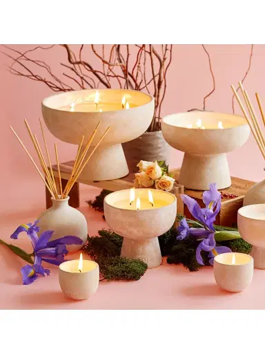 Blueme Romance Oakmoss & Sandalwood Giant Ceramic Candle Small | Thumbnail 6 Blueme Romance Oakmoss & Sandalwood Giant Ceramic Candle Small | Thumbnail 6