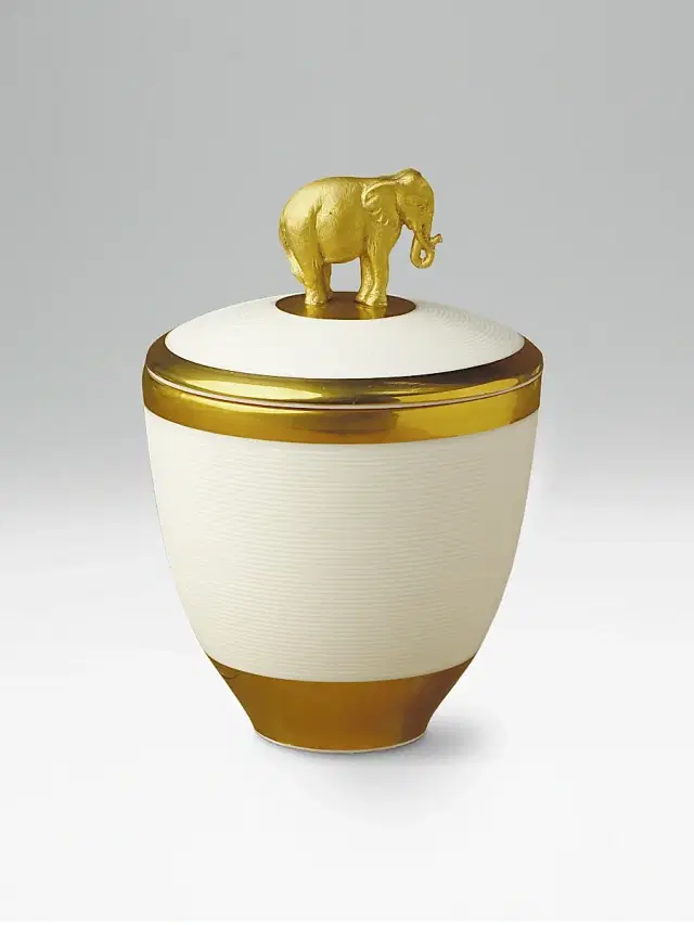 Elephant Noir Pink Champagne Scented Candle - White Elephant Noir Pink Champagne Scented Candle - White