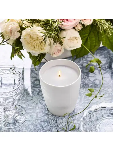 NEST New York White Tea & Rosemary Scented Candle | Thumbnail 3 NEST New York White Tea & Rosemary Scented Candle | Thumbnail 3