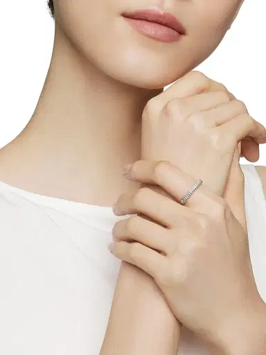 David Yurman Women's Petite Pavé Stack Ring with Diamonds - Sterling Silver | Thumbnail 7 David Yurman Women's Petite Pavé Stack Ring with Diamonds - Sterling Silver | Thumbnail 7